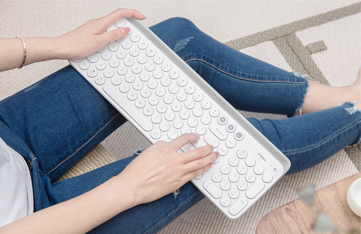 MIIIW Bluetooth Dual Mode Keyboard MIIIW Bluetooth Dual Mode Keyboard